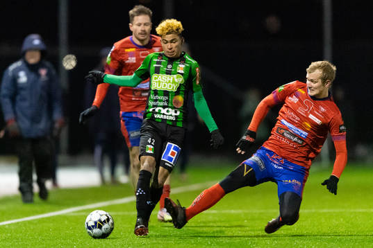 Varbergs Keanin Ayer Boya och Tvååkers Johan Persson
