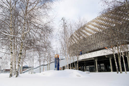 Snö utanför Tele2 Arena