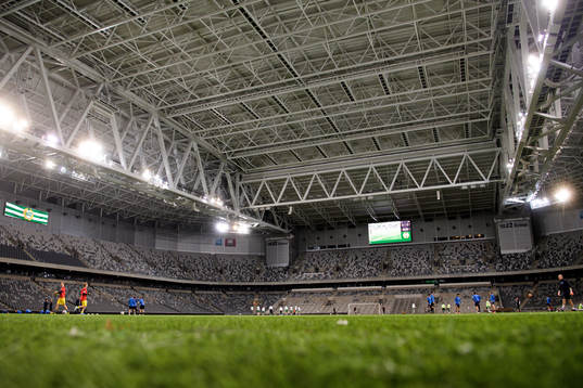 Stängt tak på Tele2 Arena