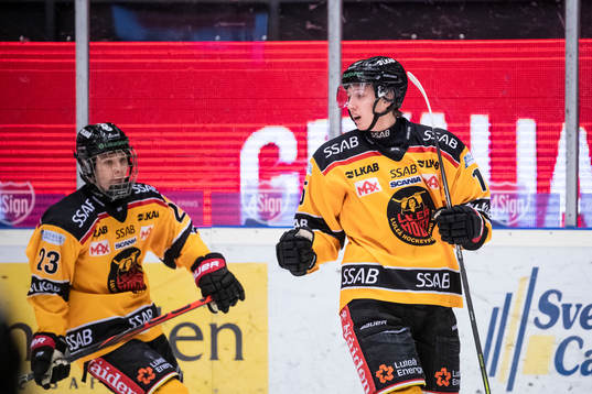 Luleås Carl Mattsson jublar