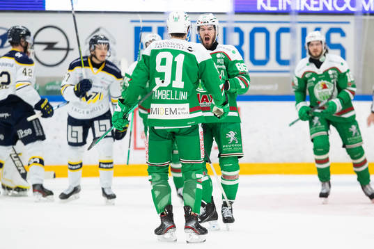Rögles Eric Gelinas jublar