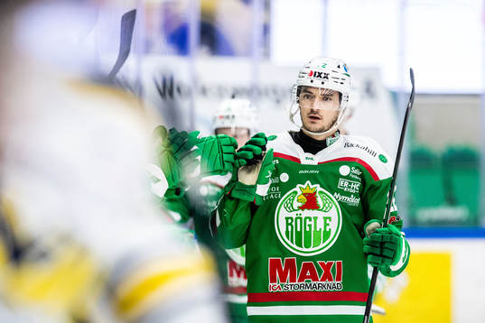 Rögles Samuel Jonsson jublar