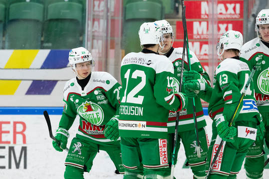 Rögles Samuel Jonsson jublar