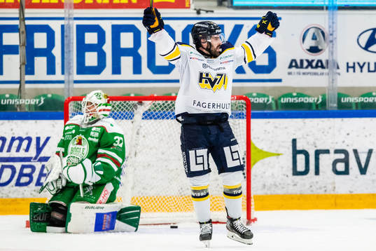 s Linus Fröberg jublar
