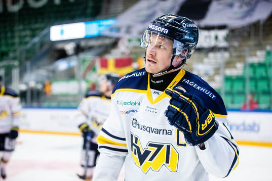 s Simon Önerud jublar