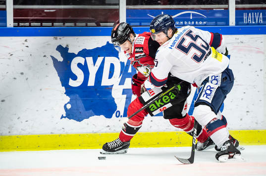 Malmö Redhawks Johan Olofsson och Linköpings Max Lindroth