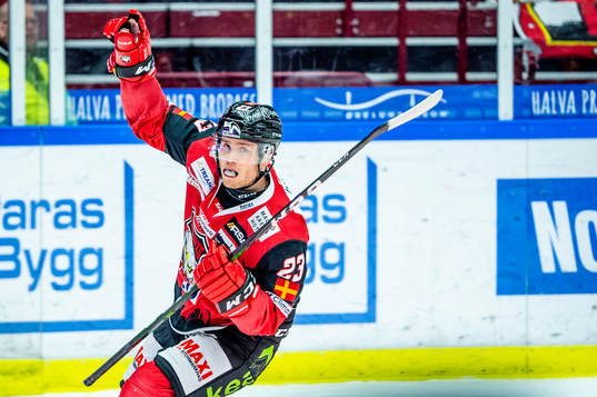 Malmö Redhawks Christoffer Forsberg jublar