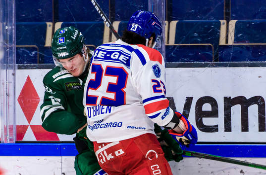 Färjestads Oskar Bäck och Oskarshamns Andrew Obrien