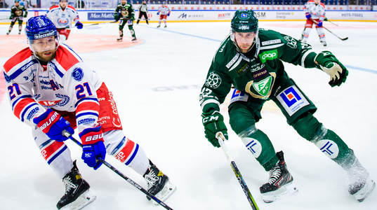 Oskarshamns Brian Cooper och Färjestads Per Åslund