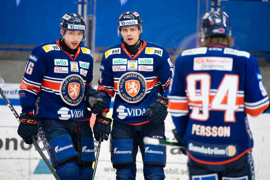 Växjös Brendan Gaunce och Emil Pettersson jublar
