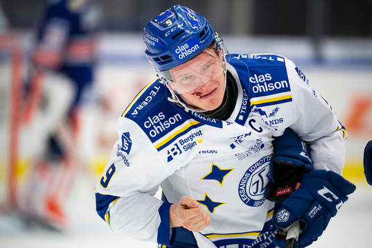 Leksands Patrik Zackrisson blöder