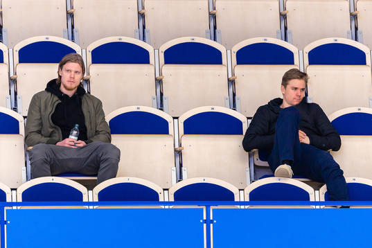 Växjös Ludvig Nilsson och Jack Drury på läktaren