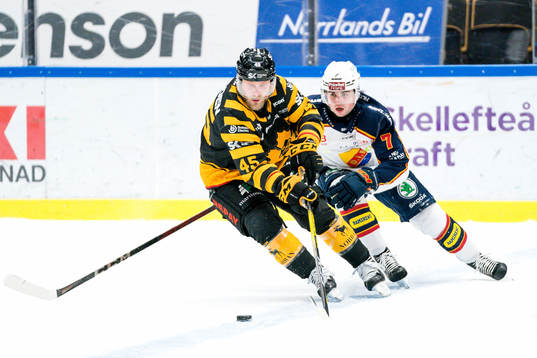 Skellefteås Oscar Möller och Djurgårdens Robert Nardella