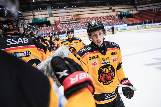 Luleås Carl Mattsson jublar
