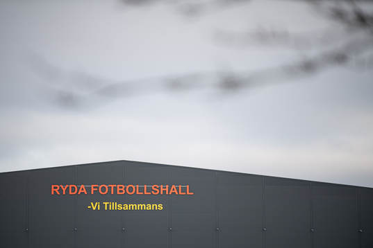 Reda fotbollshall exteriört