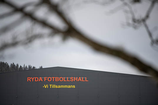 Reda fotbollshall exteriört