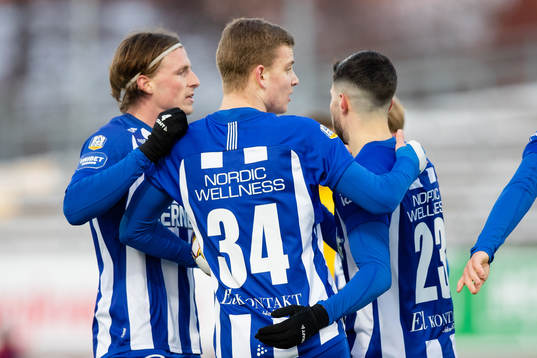 IFK Göteborgs Alfons Nygaard jublar med lagkamrater