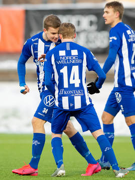 IFK Göteborgs Alfons Nygaard jublar ihop med Hannes