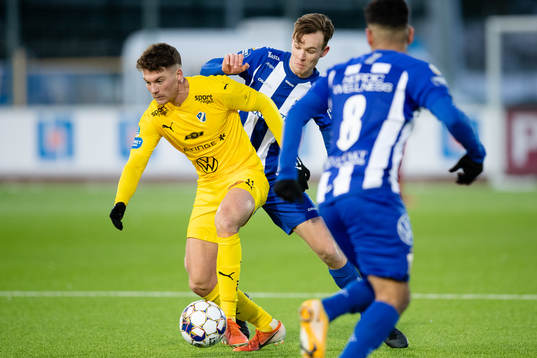 Halmstads Samuel Kroon och IFK Göteborgs Tim Van Assema