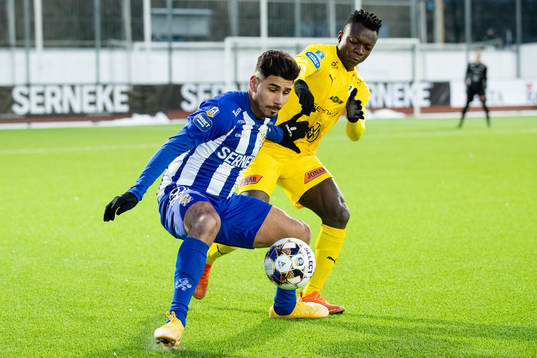 IFK Göteborgs Hosam Aiesh och Halmstads Thomas Boakye