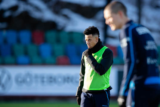IFK Göteborgs Tobias Sana innan fotbollsmatchen i