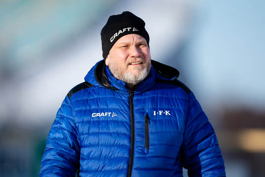 IFK Göteborgs koordinator Gustav Hessfelt innan