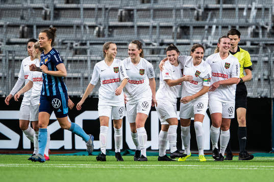 Brommapojkarnas Mathilda Johansson Prakt jublar med