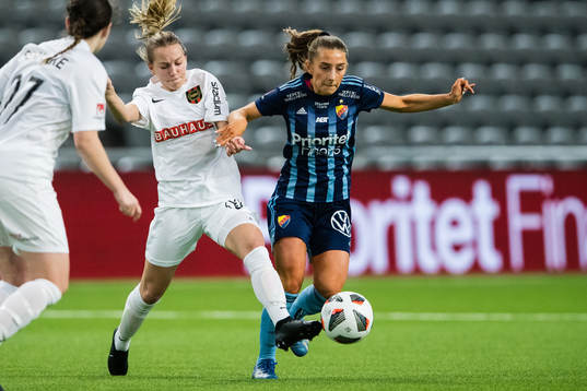 Brommapojkarnas Sara Eriksson och Djurgårdens Tilde