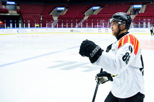 Brynäs Jadeon Descheneau jublar