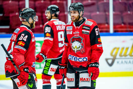 Malmö Redhawks Victor Backman och Quinton Howden deppar
