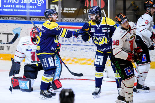 s Filip Sandberg och Linus Fröberg jublar