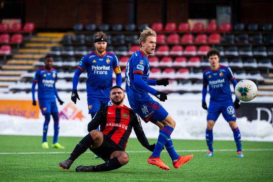 Djurgårdens Axel Wallenborg och Brommapojkarnas Omar Faraj