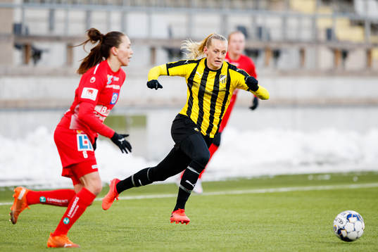 Linköpings Elin Landström och Häckens Stina Blackstenius