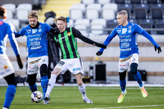GAIS Julius Lindberg och Norrbys Johan Brannefalk och Ivo