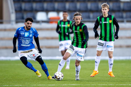 GAIS Fredrik Martinsson mot Norrbys Zackarias Favor