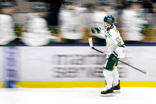 Färjestads Jakob Forsbacka Karlsson jublar