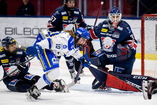 Leksands Shea Demale oroar framför Linköpings målvakt