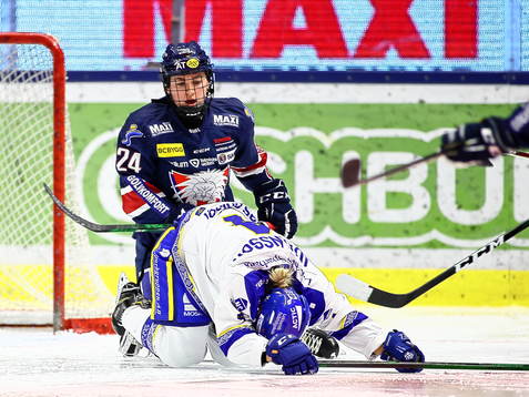 Linköpings Carly Bullock och Leksands Wilma Johansson
