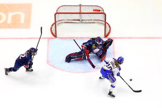 Linköpings målvakt Stephanie Neatby och Leksands Shea
