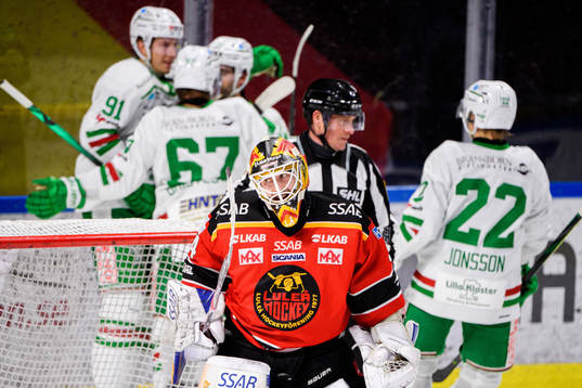 Luleås målvakt Joel Lassinantti deppar