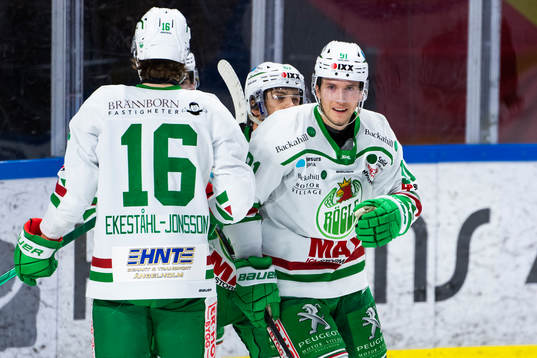 Rögles Adam Tambellini jublar