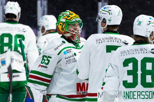 Rögles målvakt Christoffer Rifalk jublar