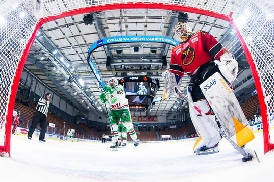 Luleås målvakt Joel Lassinantti deppar
