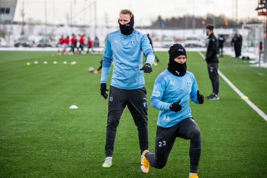 Malmö FFs Ola Toivonen och Marcus Antonsson  värmer upp