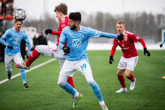 Kalmars Lukas Rhöse och Malmö FFs Erdal Rakip