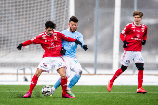 Kalmars Noah Shamoun och Malmö FFs Erdal Rakip