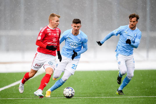 Kalmars Sebastian Ring och Malmö FFs Marcus Antonsson