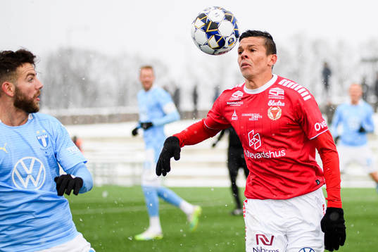 Malmö FFs Erdal Rakip och Kalmars Romario Pereira Sipiao