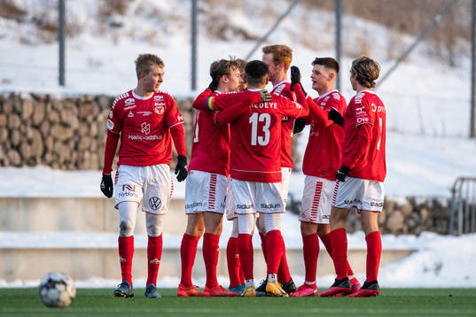 Kalmars spelare jublar