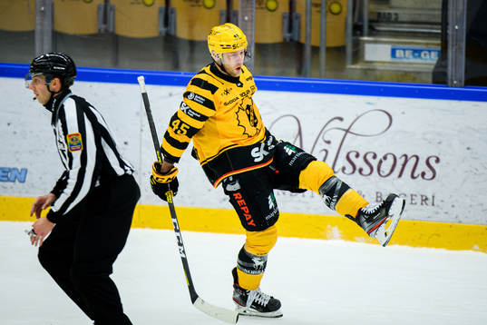Skellefteås Oscar Möller jublar